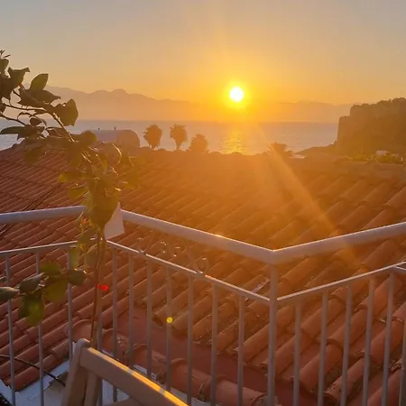 Charites: Terrace With Seaview - 100m To The Appartement Koróni