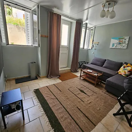 Charites: Terrace With Seaview - 100m To The Apartment
